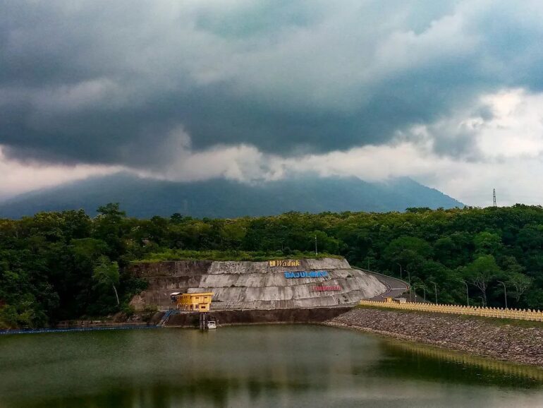 Tulisan Waduk Bajulmati